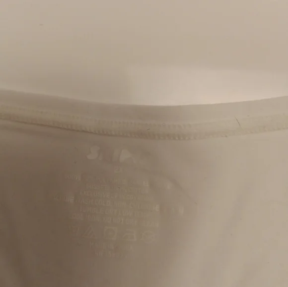 Skims Fits Everybody Thong - Picture 2 of 3